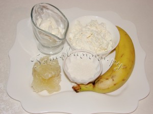 Десерт творожный с бананом и помело
