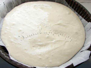 Бисквитный торт со сметанным кремом и орехами