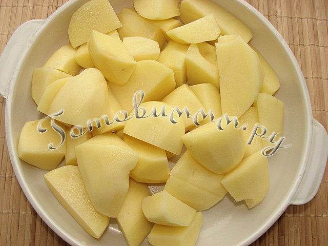 Крылышки в духовке с картошкой